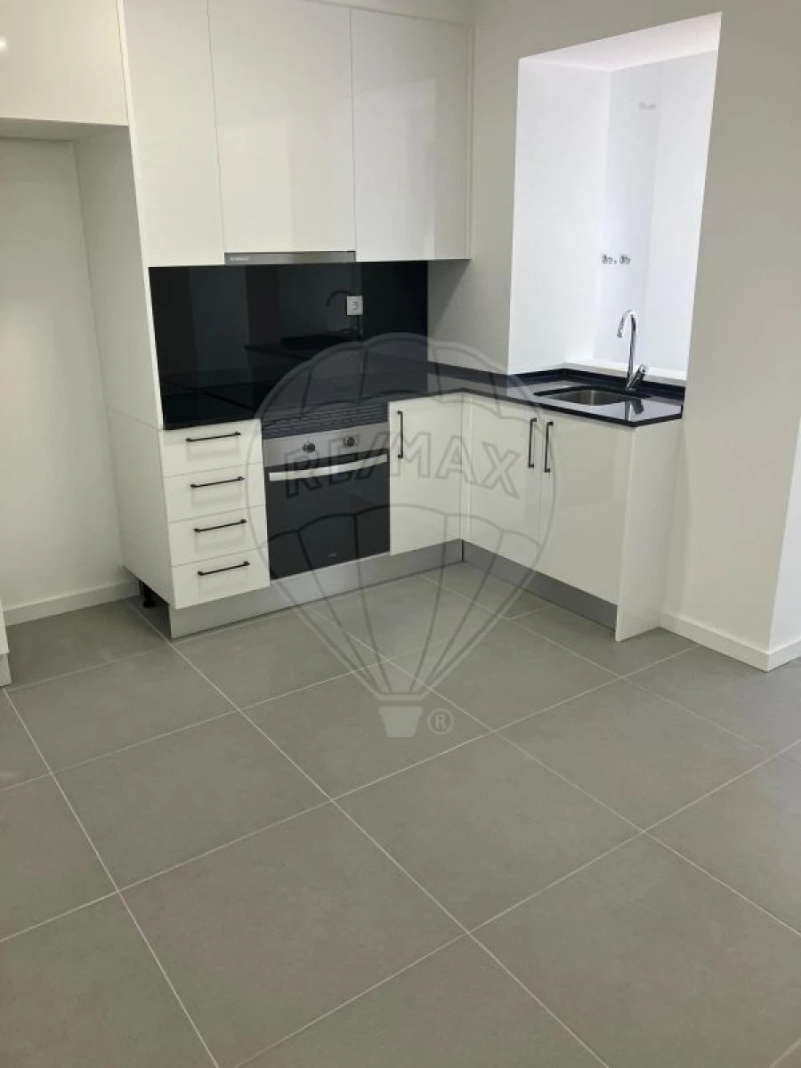 Apartamento T1 para Arrendamento em Moscavide e Portela Foto 10