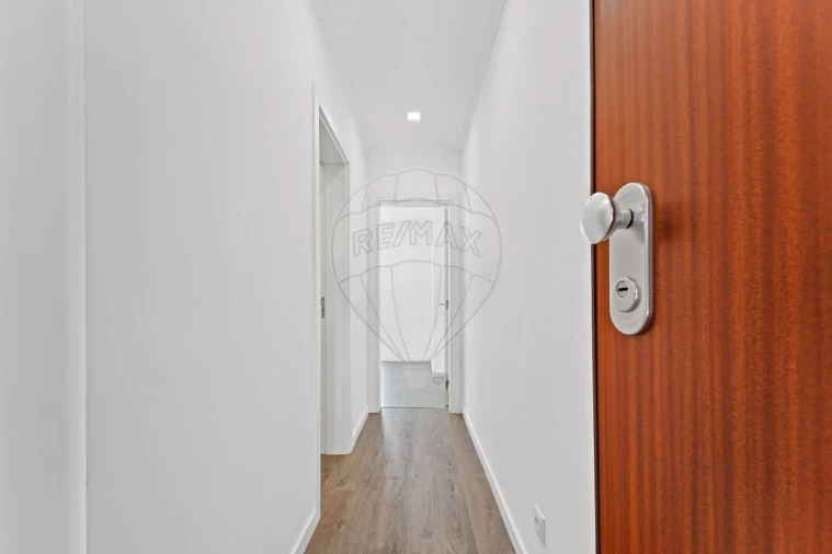 Apartamento T1 para Arrendamento em Moscavide e Portela Foto 2