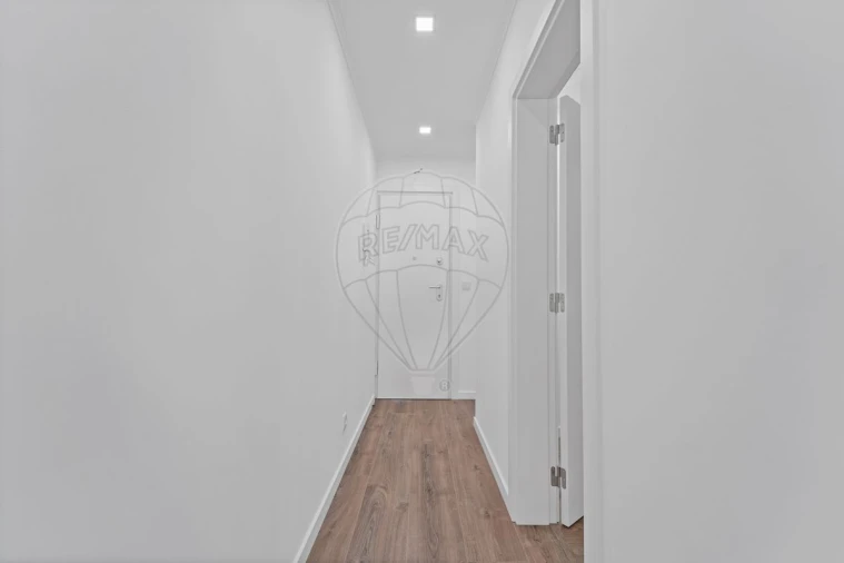 Apartamento T1 para Arrendamento em Moscavide e Portela Foto 3