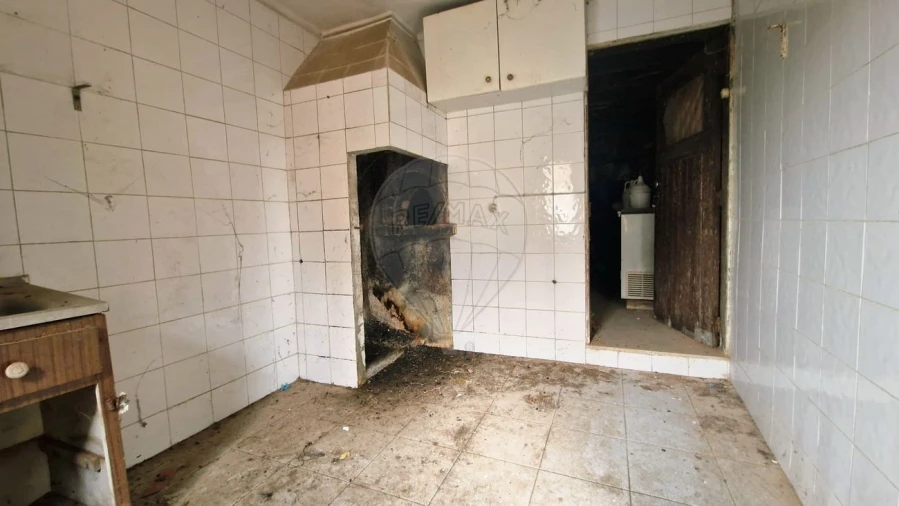 Moradia T3 para Venda em Sé Nova, Santa Cruz, Almedina e São Bartolomeu Foto 9