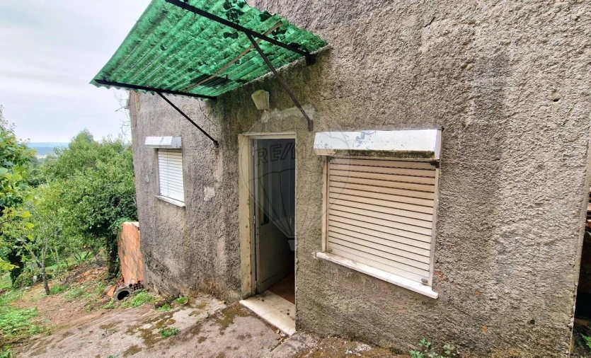 Moradia T3 para Venda em Sé Nova, Santa Cruz, Almedina e São Bartolomeu Foto 2