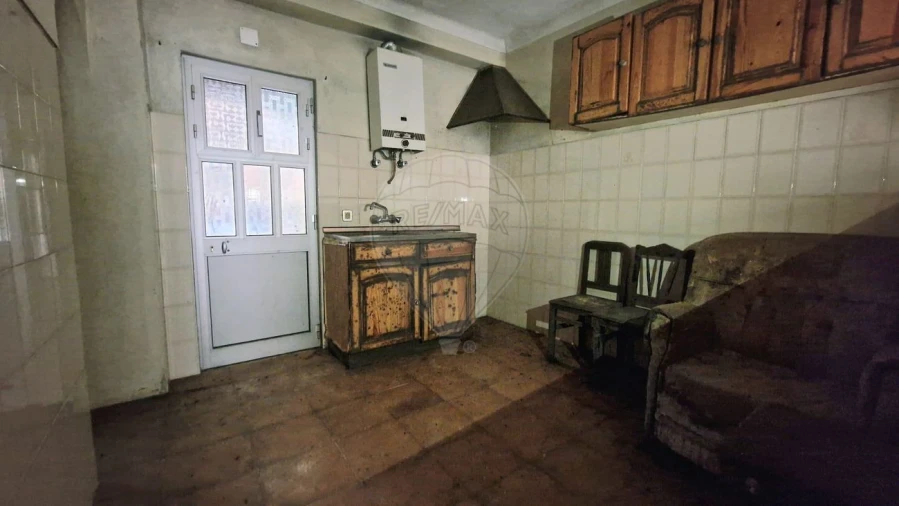 Moradia T3 para Venda em Sé Nova, Santa Cruz, Almedina e São Bartolomeu Foto 4