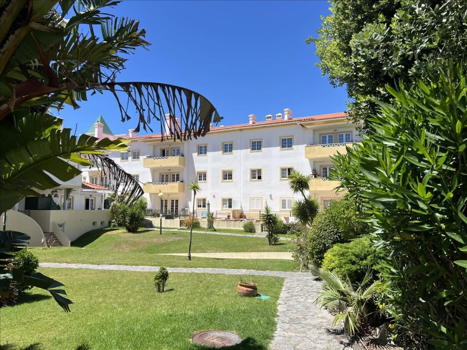 Apartamento T4 para Venda em Agualva e Mira-Sintra Foto 2
