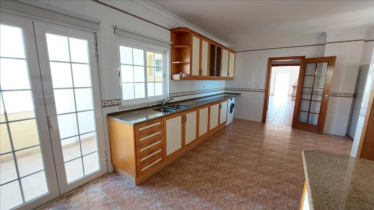 Apartamento T4 para Venda em Agualva e Mira-Sintra Foto 11