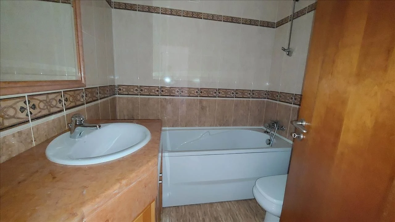 Apartamento T4 para Venda em Agualva e Mira-Sintra Foto 17