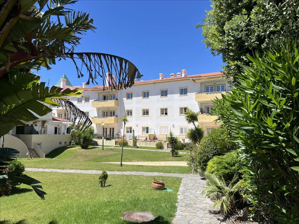 Apartamento T4 para Venda em Agualva e Mira-Sintra Foto 2