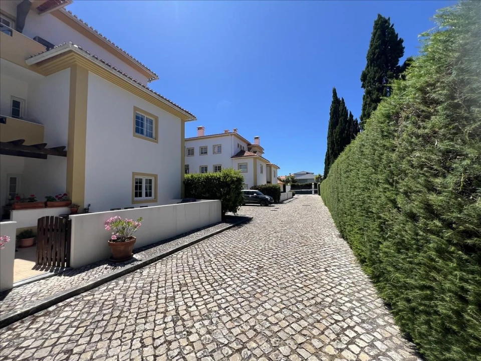 Apartamento T4 para Venda em Agualva e Mira-Sintra Foto 21