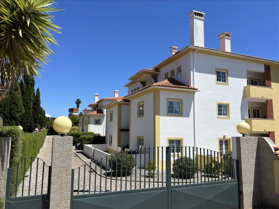 Apartamento T4 para Venda em Agualva e Mira-Sintra Foto 22