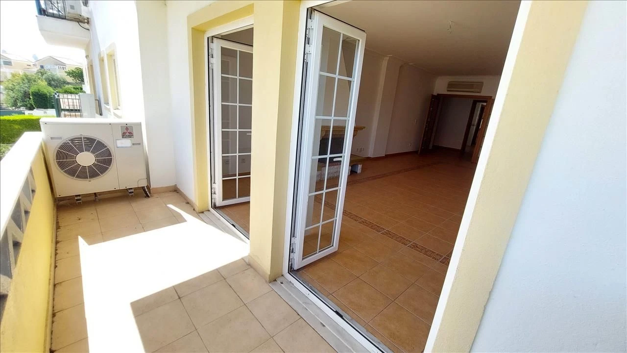Apartamento T4 para Venda em Agualva e Mira-Sintra Foto 6