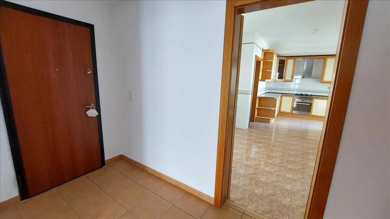 Apartamento T4 para Venda em Agualva e Mira-Sintra Foto 8