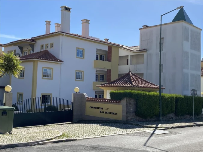 Apartamento T4 para Venda em Agualva e Mira-Sintra Foto 3