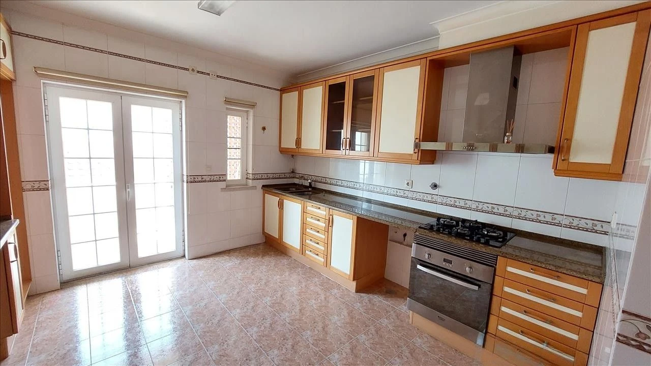 Apartamento T4 para Venda em Agualva e Mira-Sintra Foto 7