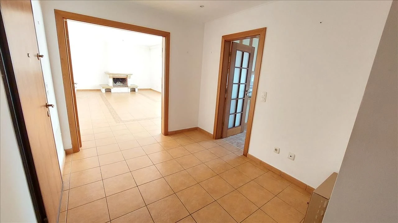 Apartamento T4 para Venda em Agualva e Mira-Sintra Foto 2