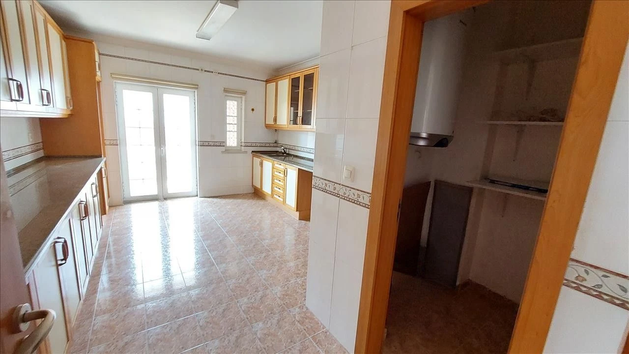 Apartamento T4 para Venda em Agualva e Mira-Sintra Foto 8