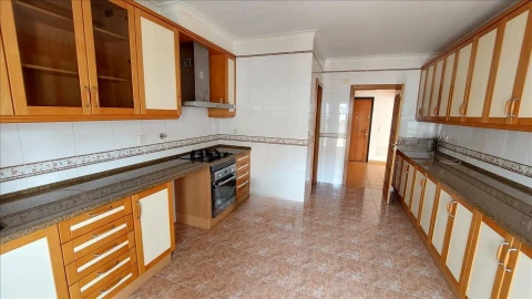 Apartamento T4 para Venda em Agualva e Mira-Sintra