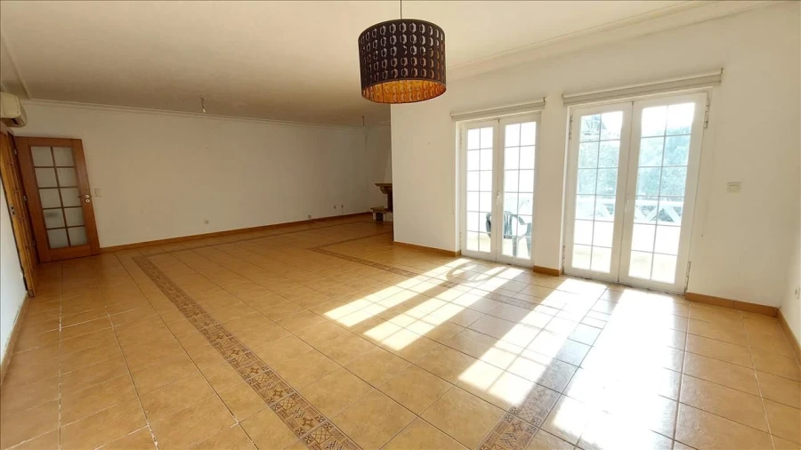 Apartamento T4 para Venda em Agualva e Mira-Sintra Foto 5