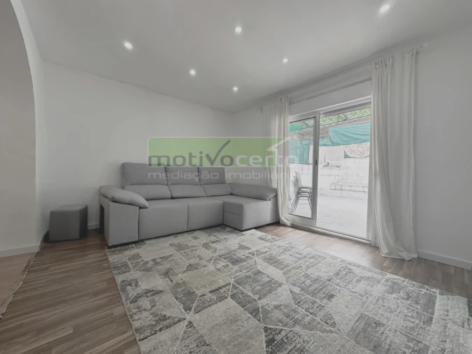 Apartamento T1 para Venda em Queluz e Belas Foto 4