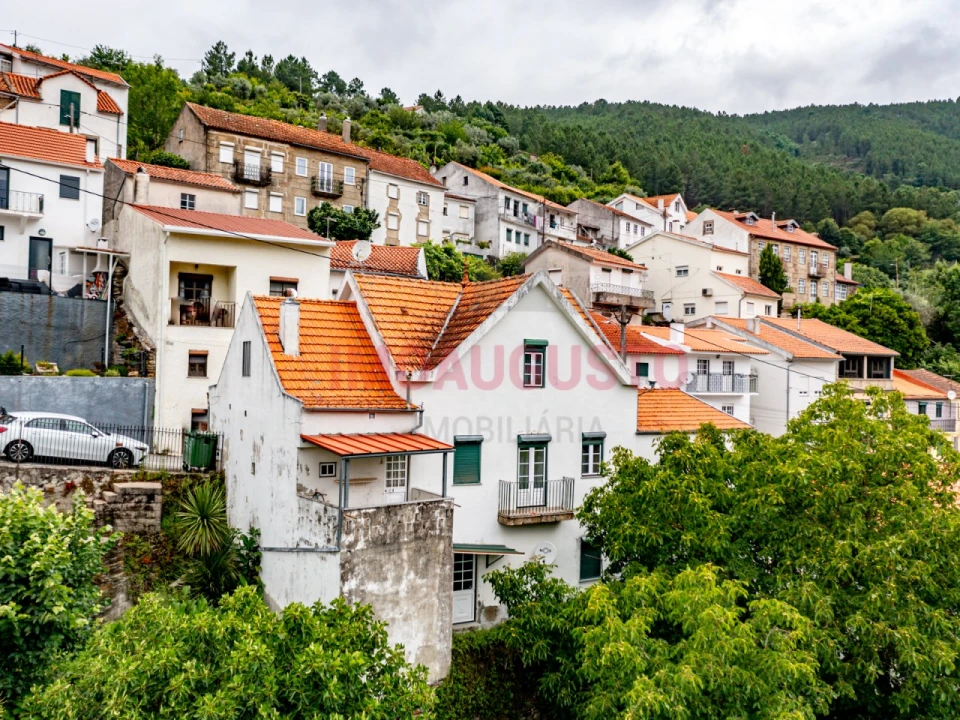 Moradia T3 para Venda em Vila Cova a Coelheira Foto 1