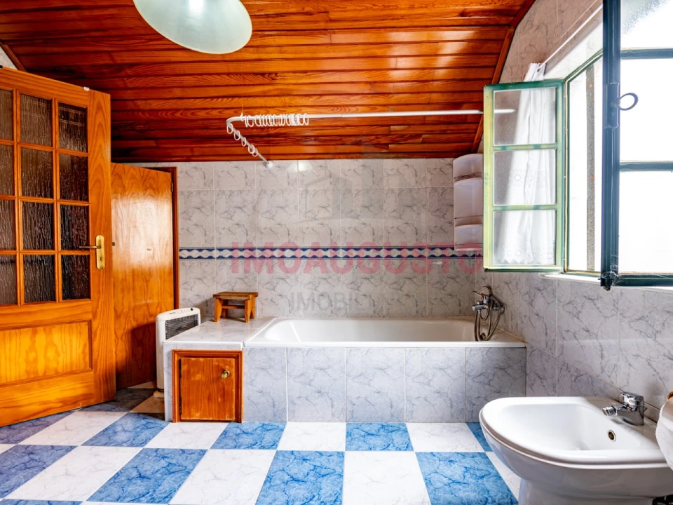 Moradia T3 para Venda em Vila Cova a Coelheira Foto 25