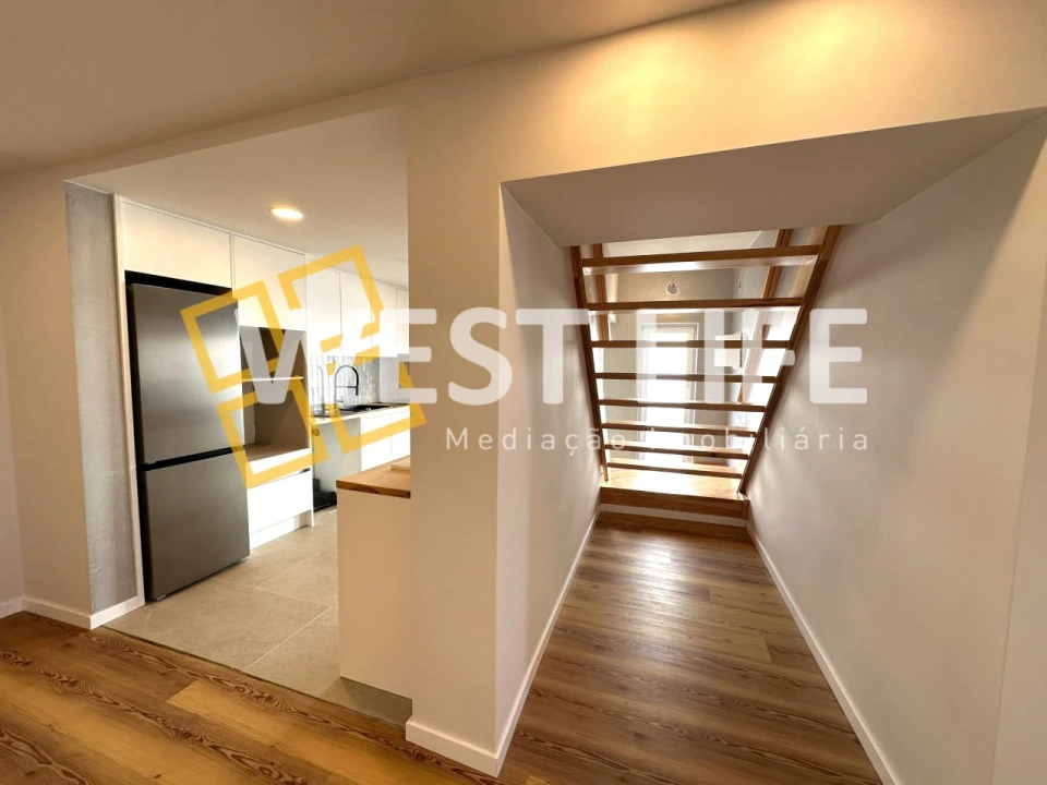 Moradia T3 para Venda em Miragaia e Marteleira Foto 1