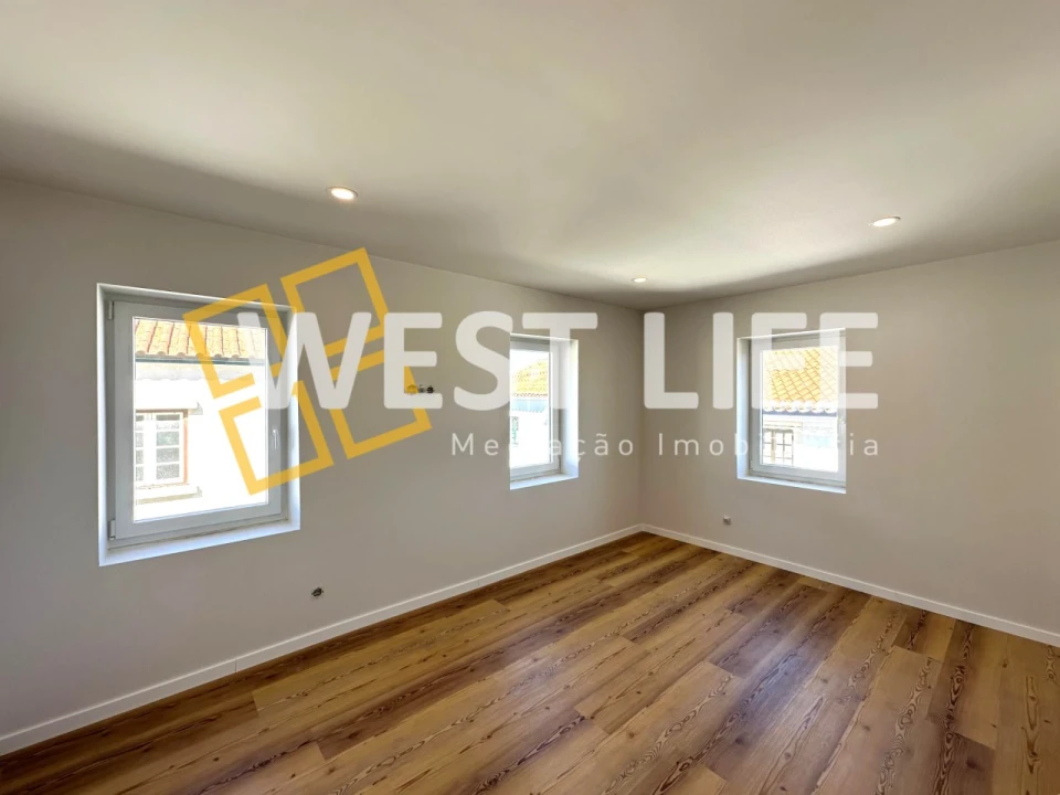 Moradia T3 para Venda em Miragaia e Marteleira Foto 7