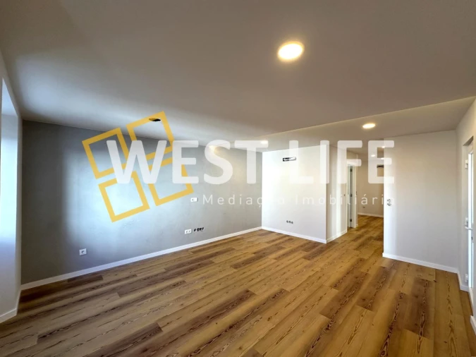 Moradia T3 para Venda em Miragaia e Marteleira Foto 9