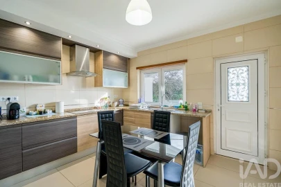 Moradia T3 para Venda em Albufeira e Olhos de Água