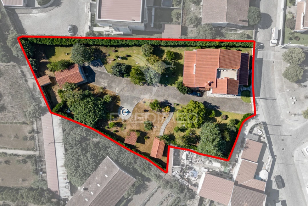 Moradia T5 para Venda em Merelim (São Paio), Panoias e Parada de Tibães Foto 2