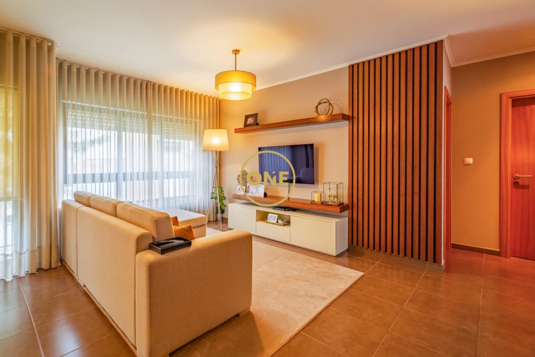 Apartamento T2 para Venda em Arrifes Foto 5