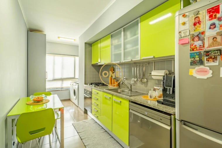 Apartamento T2 para Venda em Arrifes Foto 6