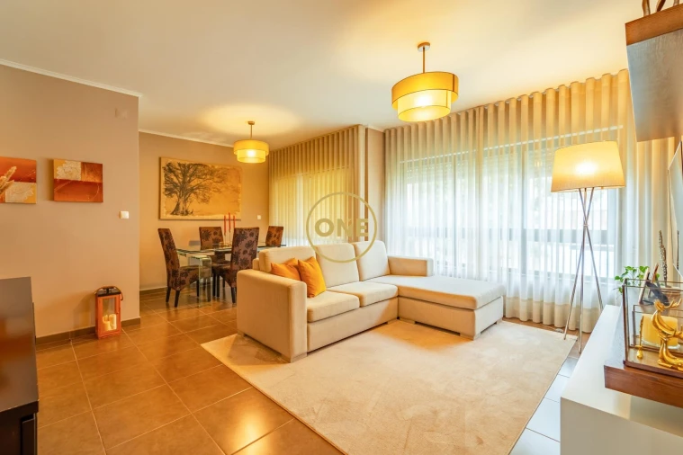 Apartamento T2 para Venda em Arrifes Foto 4