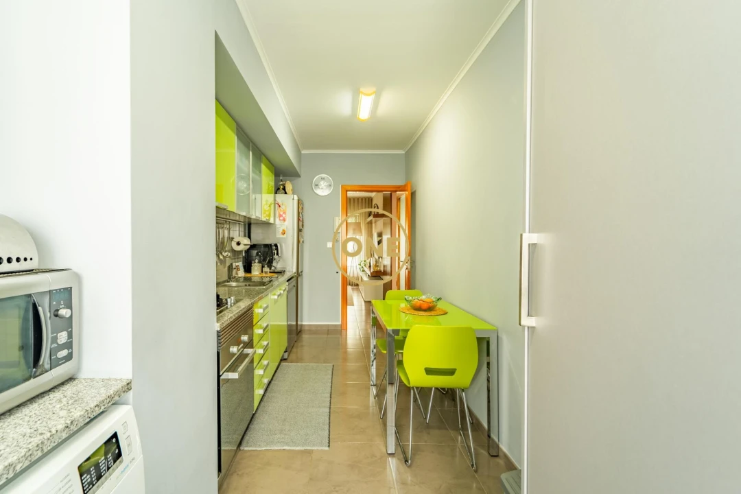 Apartamento T2 para Venda em Arrifes Foto 7