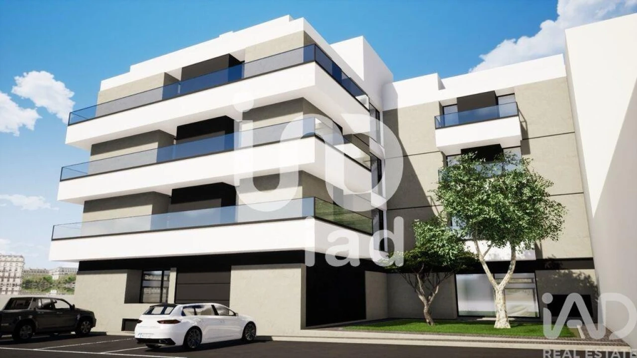 Apartamento T2 para Venda em Quelfes Foto 26