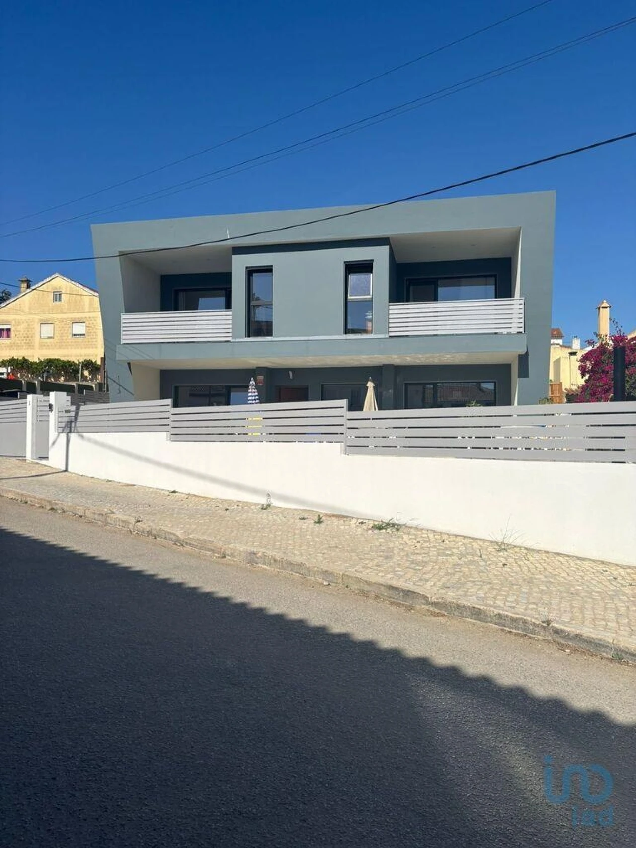 Moradia T4 para Venda em Charneca de Caparica e Sobreda Foto 1