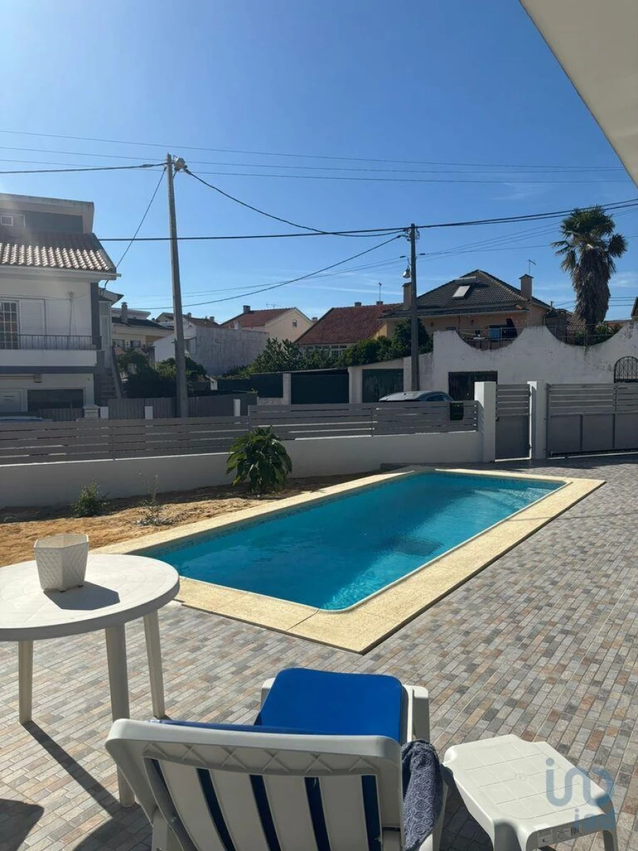 Moradia T4 para Venda em Charneca de Caparica e Sobreda Foto 3