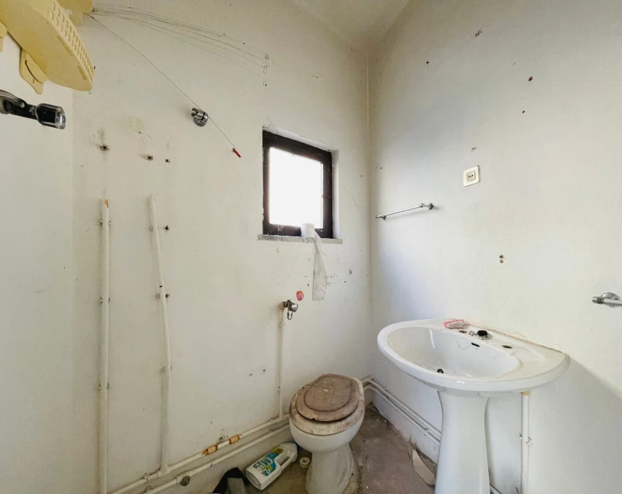 Moradia T1 para Venda em Almalagues Foto 4