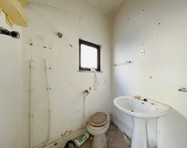 Moradia T1 para Venda em Almalagues Foto 4