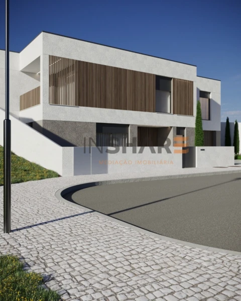 Moradia T4 para Venda em Lagos (São Sebastião e Santa Maria)