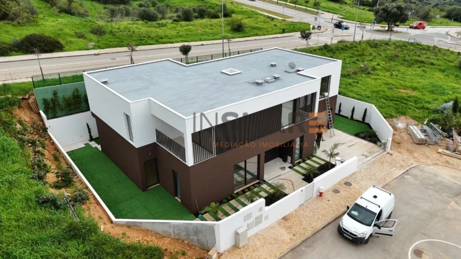 Moradia T4 para Venda em Lagos (São Sebastião e Santa Maria) Foto 2