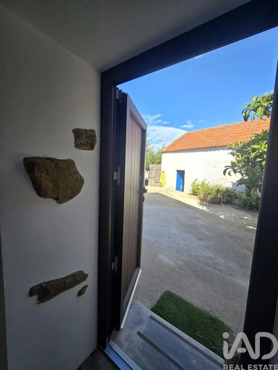 Moradia T2 para Venda em Encarnação Foto 24