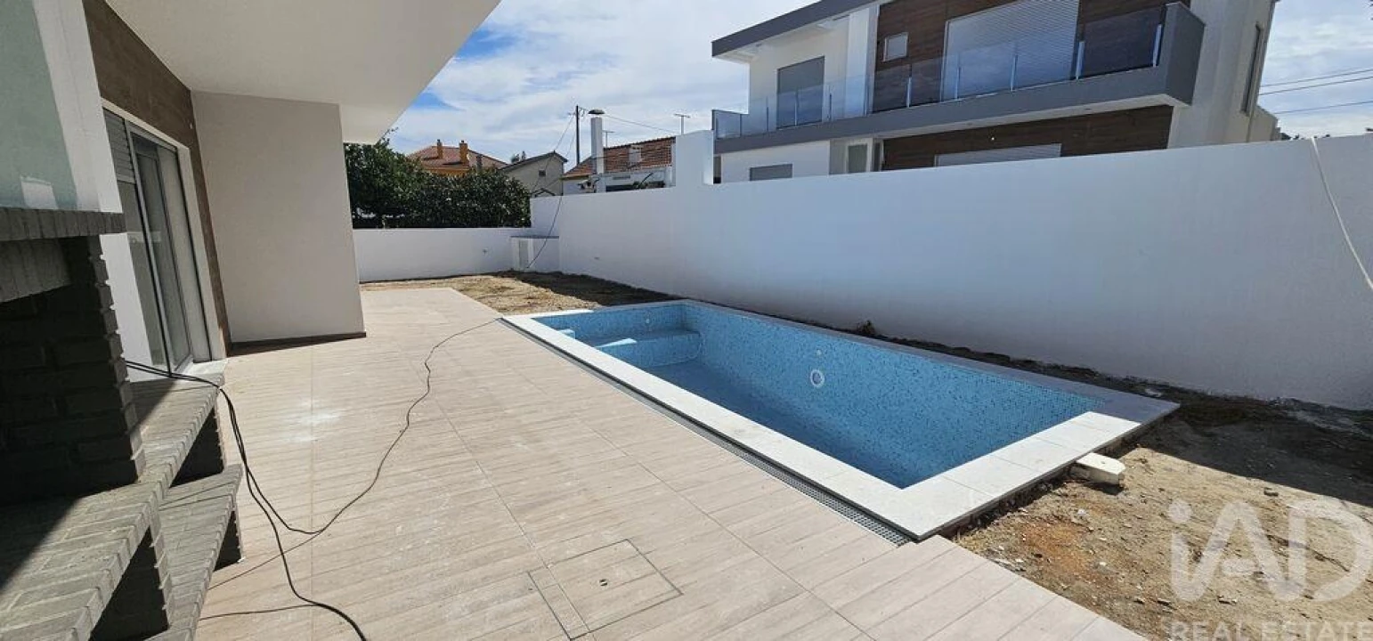 Moradia T4 para Venda em Azeitão (São Lourenço e São Simão) Foto 32