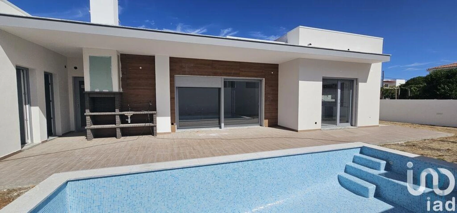 Moradia T4 para Venda em Azeitão (São Lourenço e São Simão) Foto 1