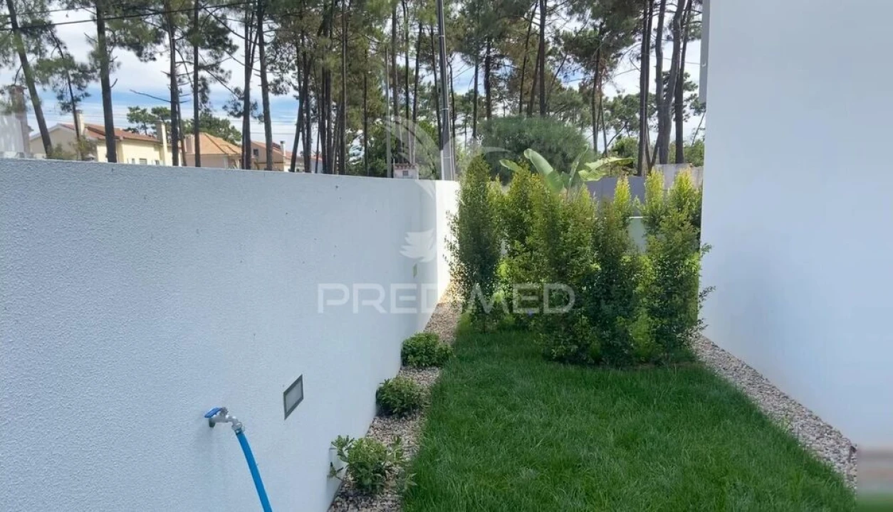 Moradia T3 para Venda em Charneca de Caparica e Sobreda Foto 8