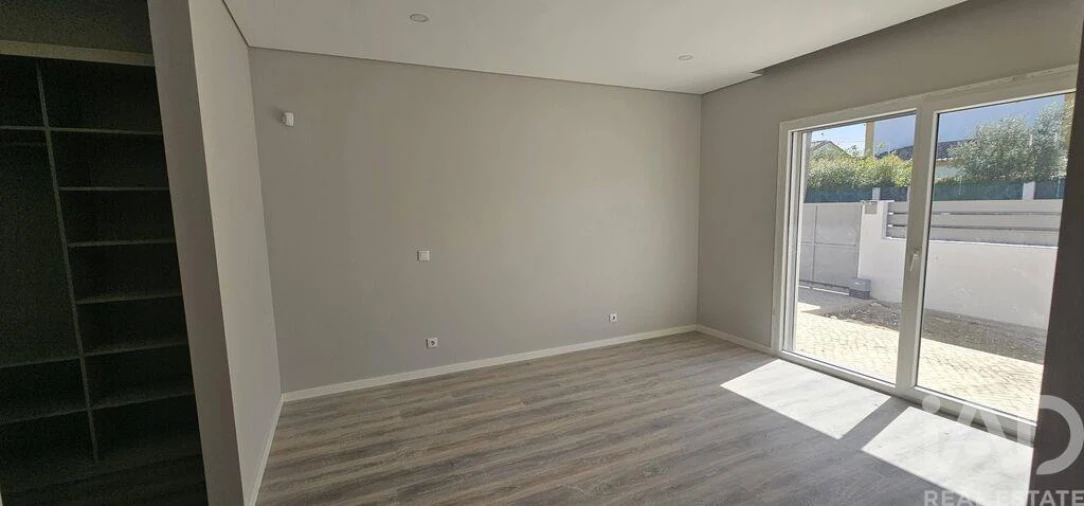 Moradia T4 para Venda em Azeitão (São Lourenço e São Simão) Foto 32