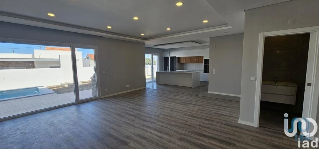 Moradia T4 para Venda em Azeitão (São Lourenço e São Simão) Foto 2