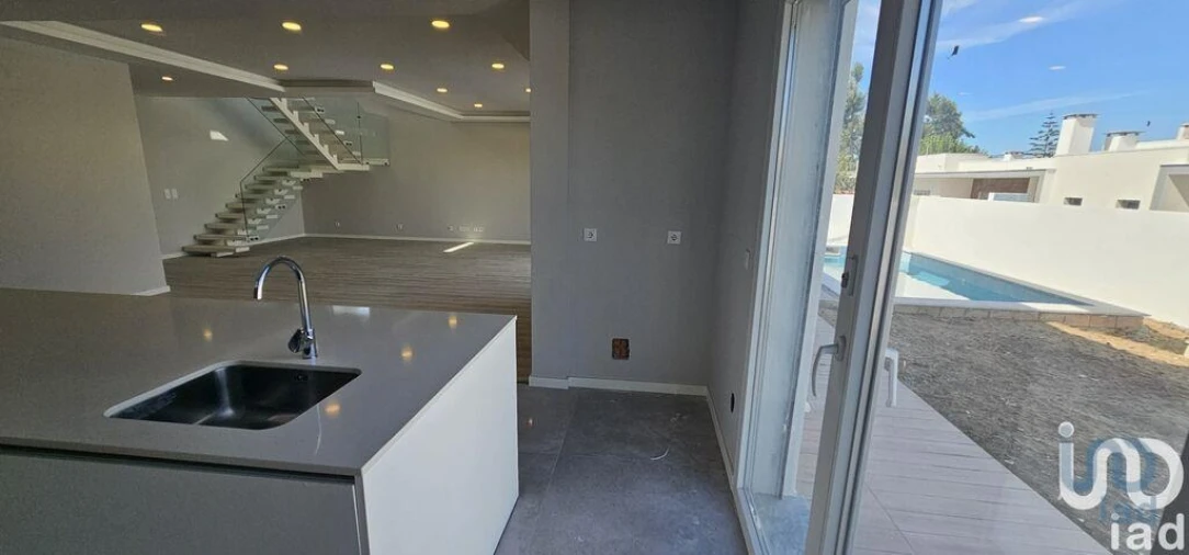 Moradia T4 para Venda em Azeitão (São Lourenço e São Simão) Foto 5