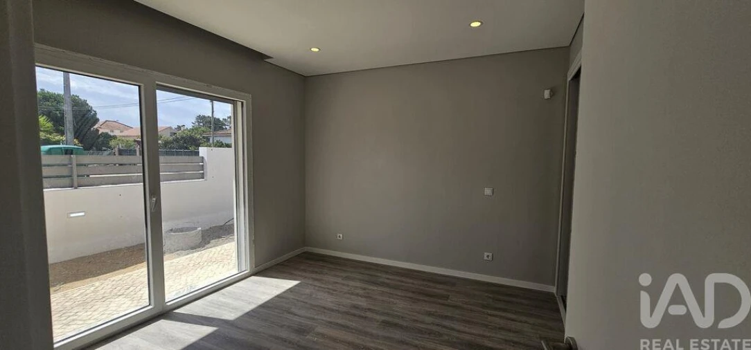 Moradia T4 para Venda em Azeitão (São Lourenço e São Simão) Foto 36