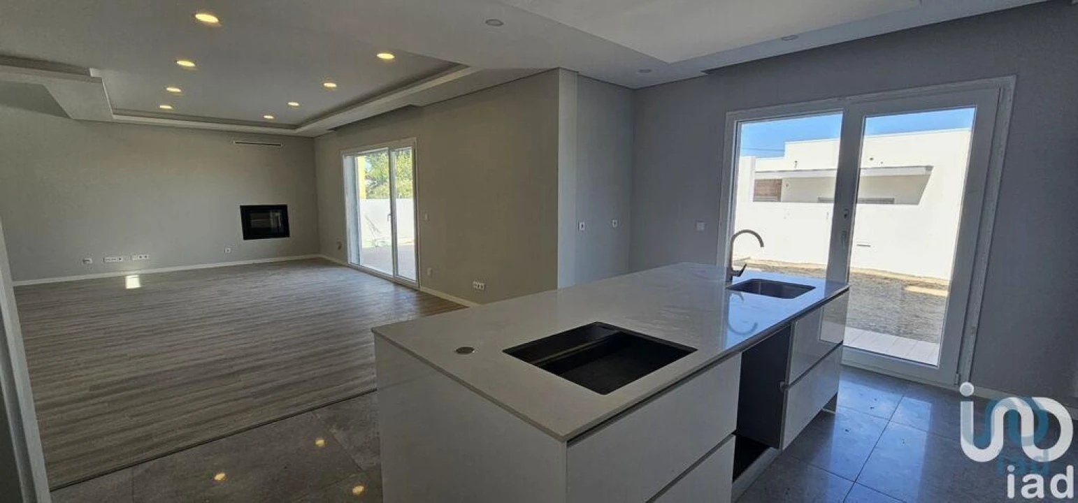 Moradia T4 para Venda em Azeitão (São Lourenço e São Simão) Foto 4