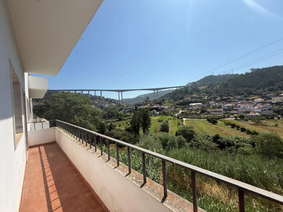 Apartamento T2 para Venda em Ceira Foto 9