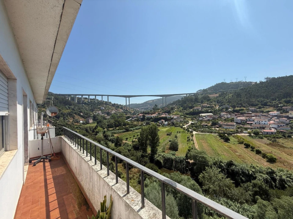 Apartamento T2 para Venda em Ceira Foto 1